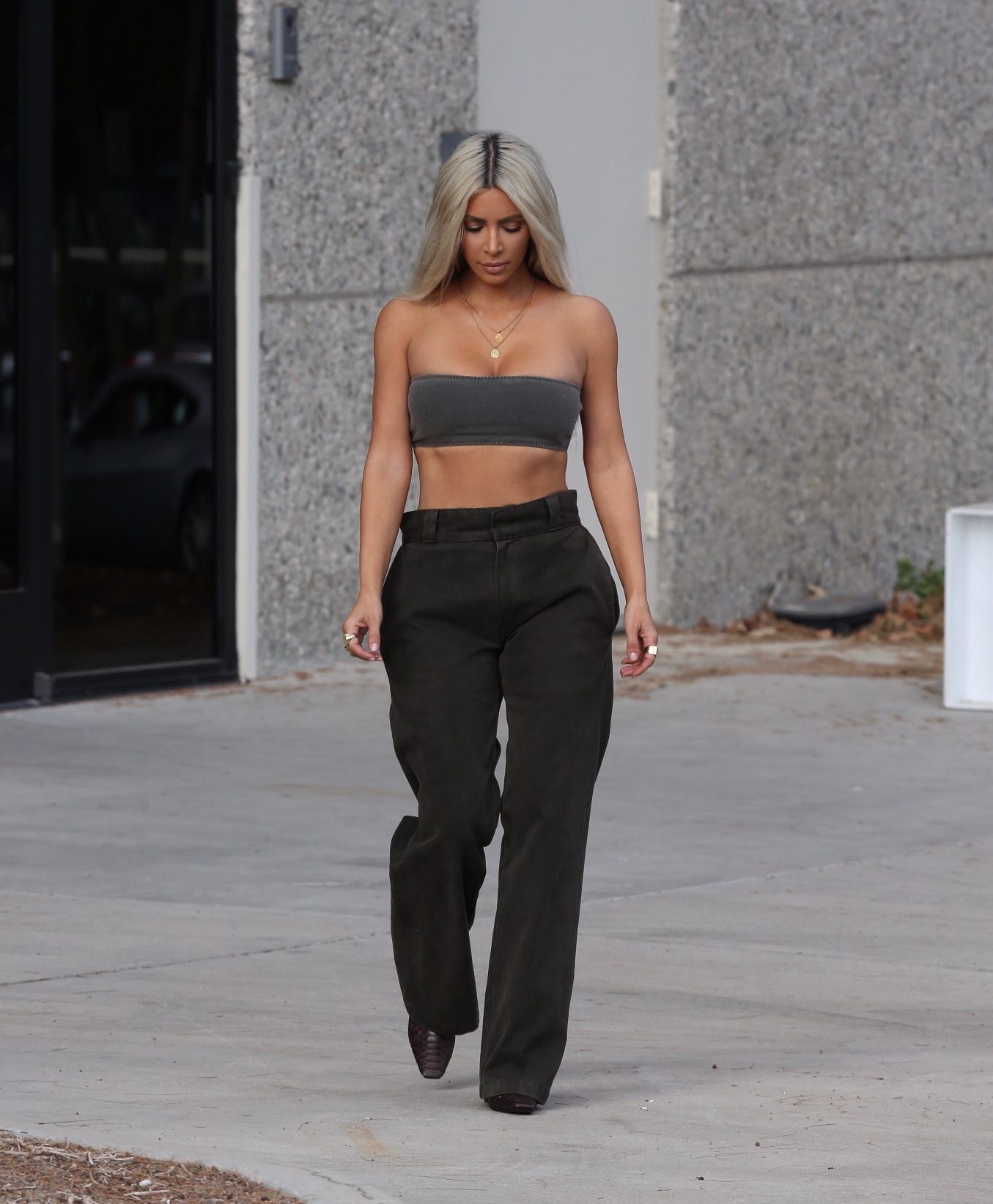 Kim kardashian 2024 yeezy outfit