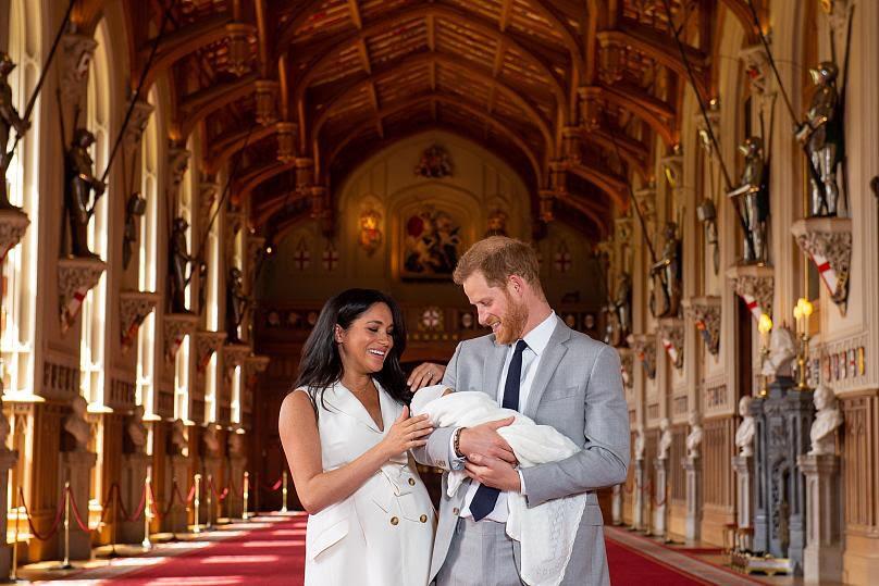 Royal Baby prince harry and Meghan Markle present new born