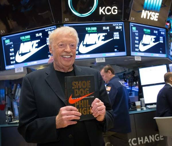 tieners Oh jee opschorten BOOK REVIEW | Shoe Dog - Critical Life & Business Lessons From the Man Who  Created Nike - Glazia