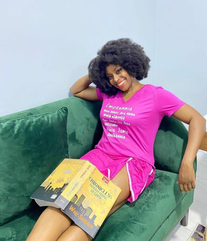 Chimamanda Ngozi Adichie t-shirt fashion