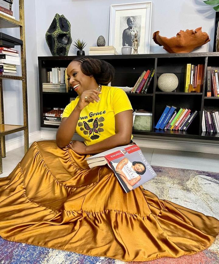 Chimamanda Ngozi Adichie t-shirt fashion