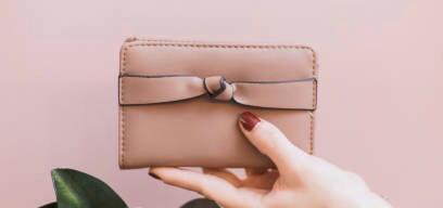 5 Handbag Essentials for Every Working Class Lady.