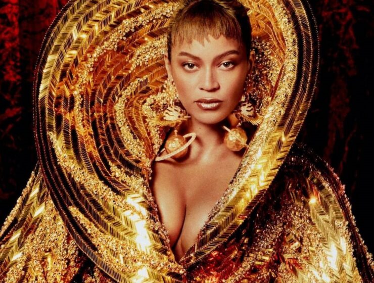 7 times Beyoncé rocked corsets like a queen: from her metallic